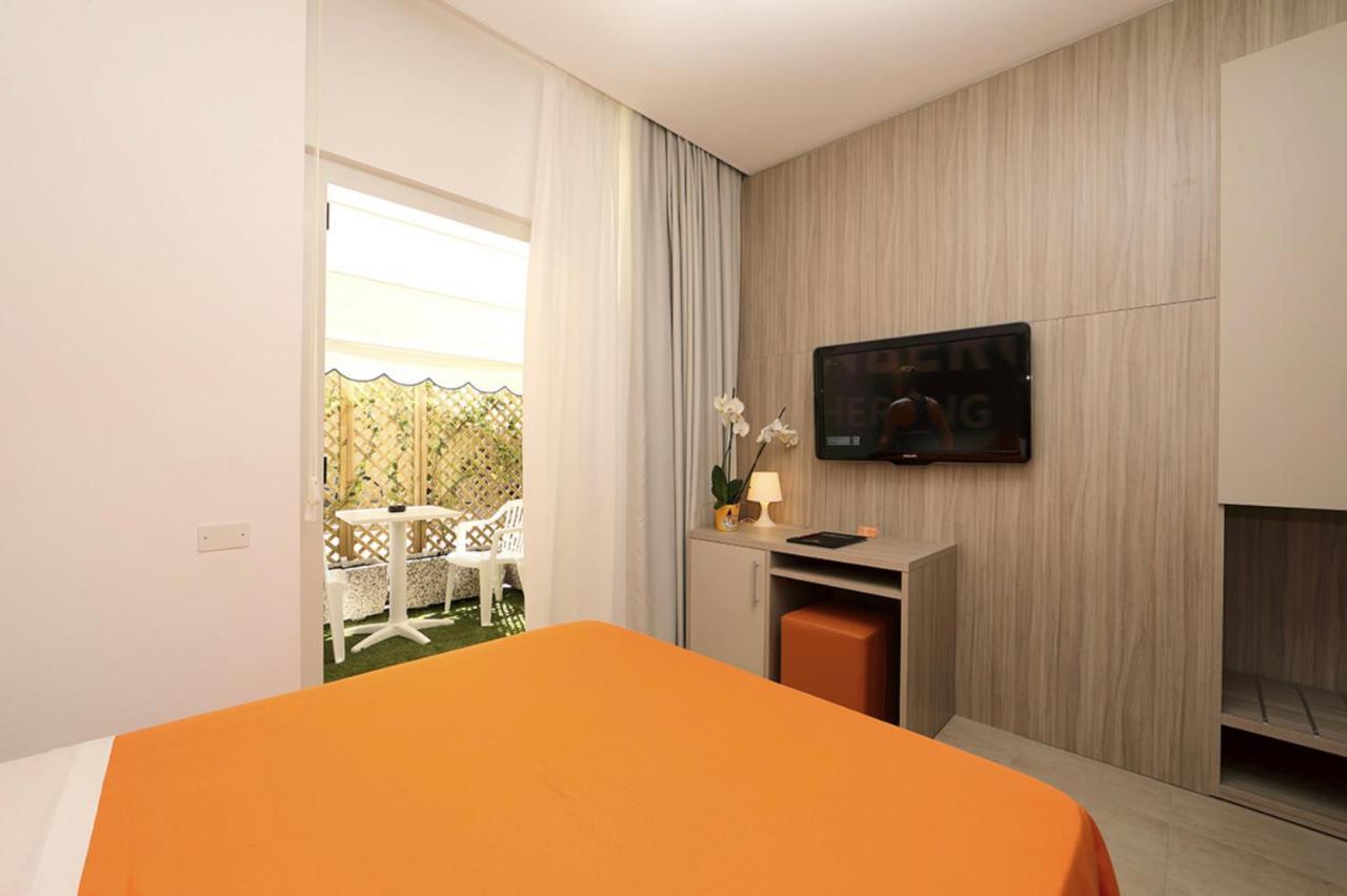 Hotel Simi Lan Lignano Sabbiadoro Extérieur photo