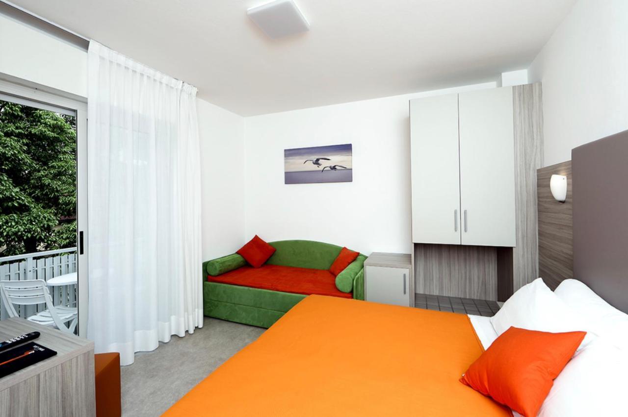 Hotel Simi Lan Lignano Sabbiadoro Extérieur photo