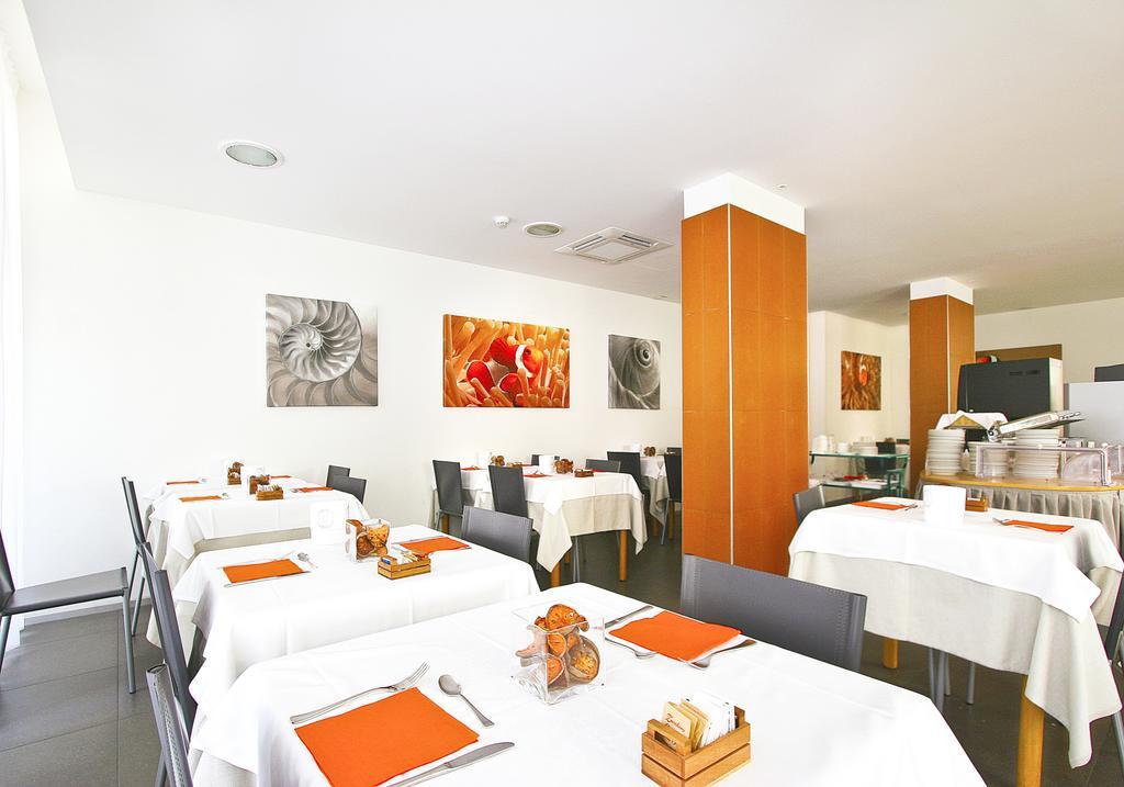 Hotel Simi Lan Lignano Sabbiadoro Extérieur photo