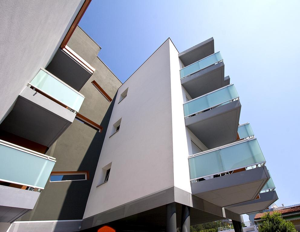 Hotel Simi Lan Lignano Sabbiadoro Extérieur photo