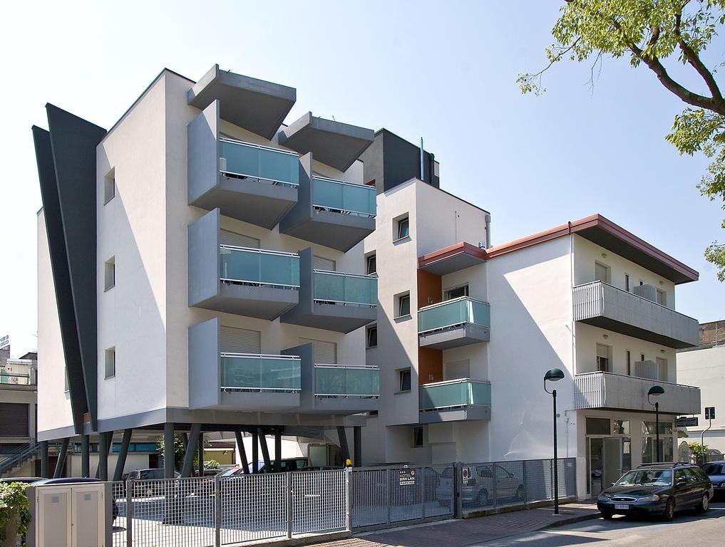 Hotel Simi Lan Lignano Sabbiadoro Extérieur photo