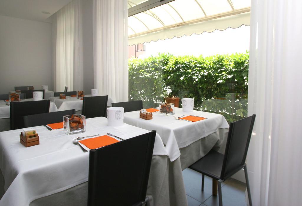 Hotel Simi Lan Lignano Sabbiadoro Extérieur photo