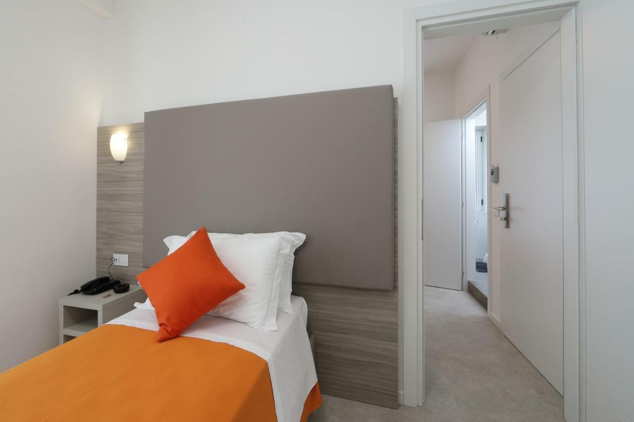 Hotel Simi Lan Lignano Sabbiadoro Extérieur photo