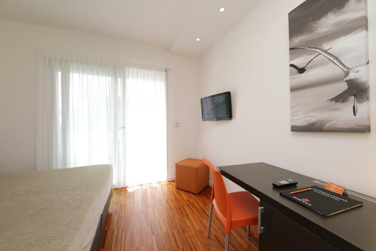 Hotel Simi Lan Lignano Sabbiadoro Extérieur photo