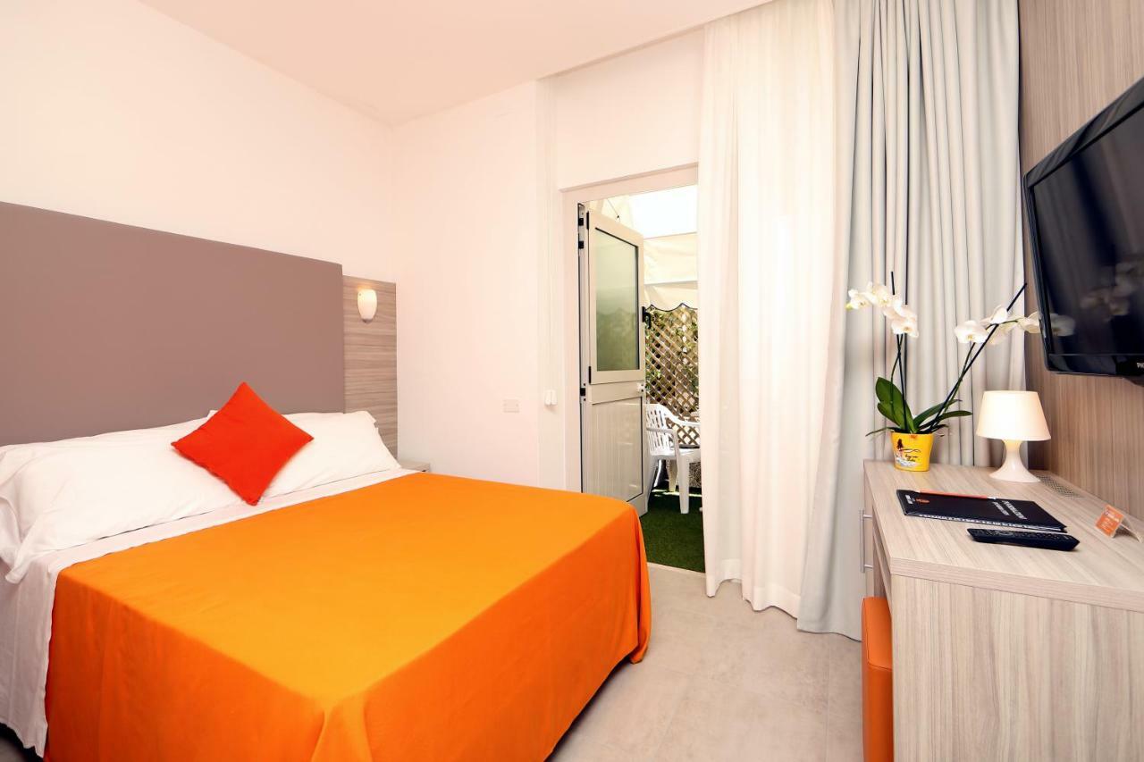 Hotel Simi Lan Lignano Sabbiadoro Extérieur photo