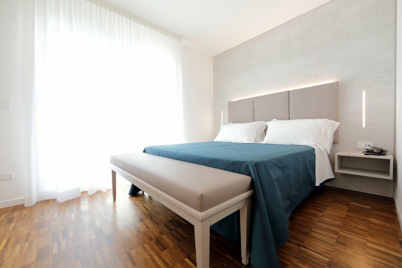 Hotel Simi Lan Lignano Sabbiadoro Extérieur photo